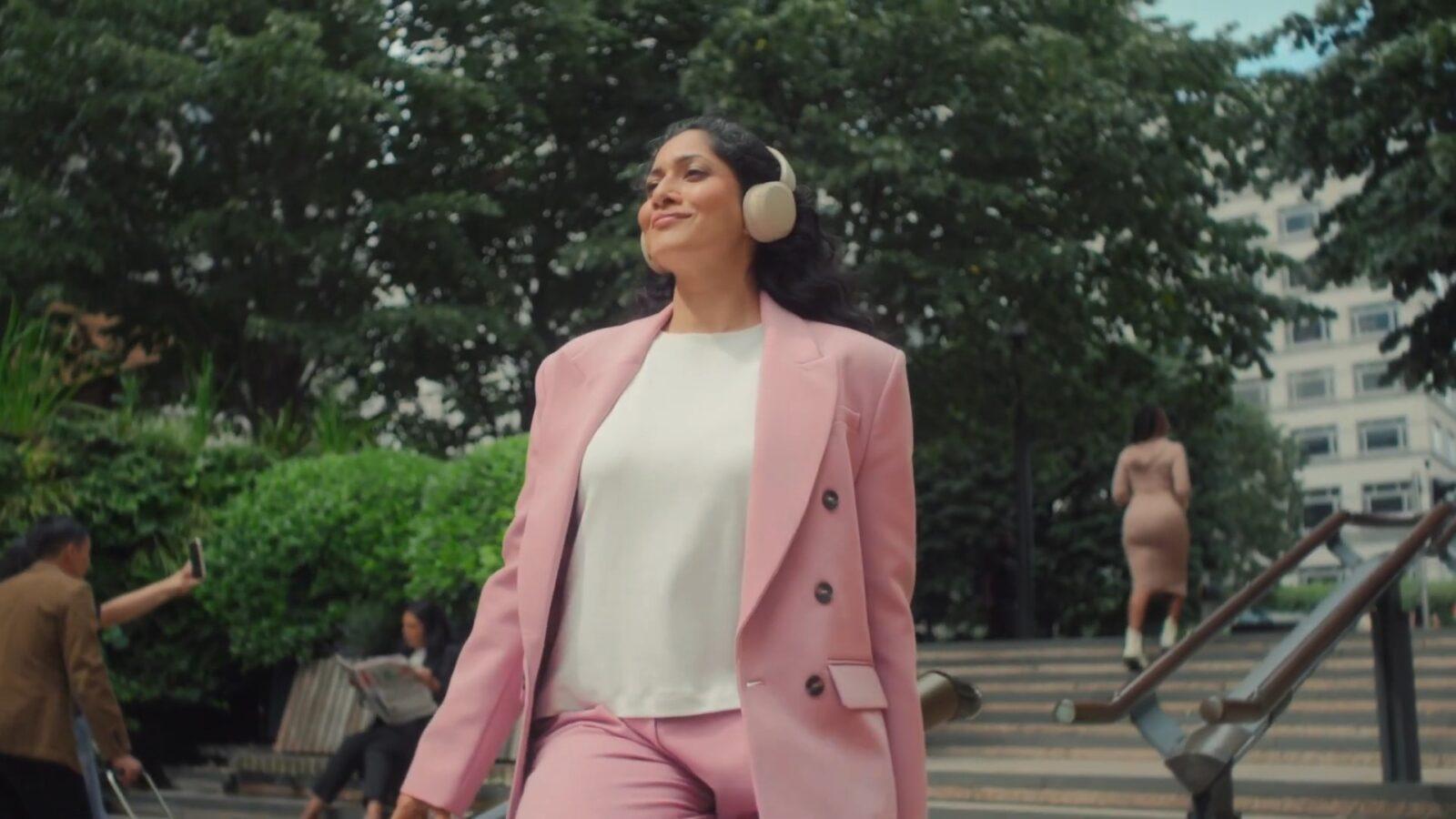 LloydsPharmacy HeLlo Confidence advert, styled by London fashion stylist Hollie Lacayo
